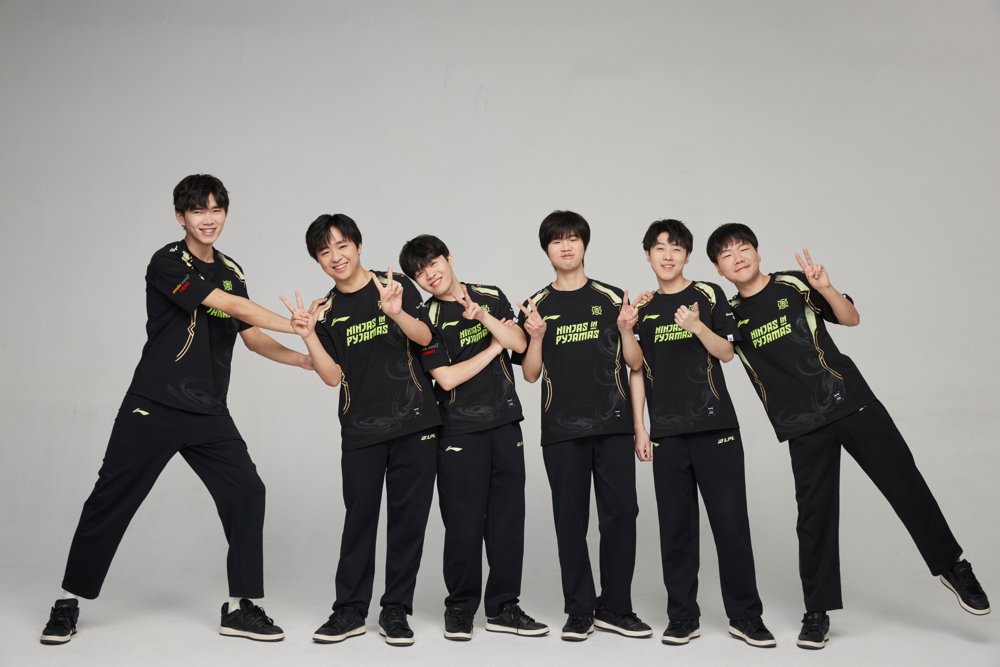 Rookie回归赛场,大胜首场状态亮眼,湖人观众沸腾!的简单介绍 Rookie回归赛场,大胜首场状态亮眼,湖人观众沸腾!的简单介绍